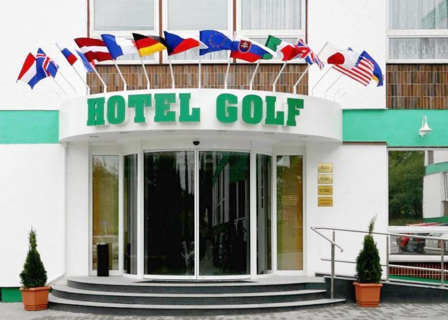 ホテル ゴルフ プラハ エクステリア 写真